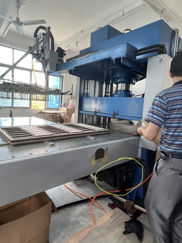 Servo Hydraulic Cutting Press Machine for Plastic/Foam Package