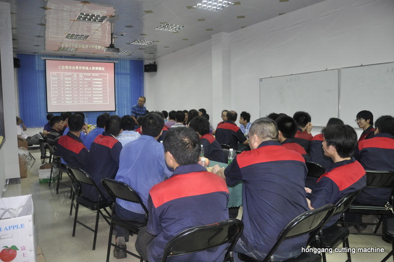 FACTORY LIFE IN HONGGANG 