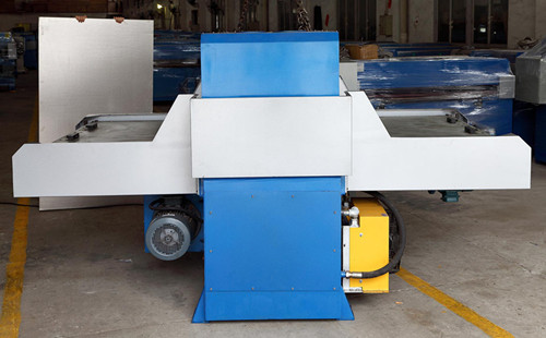 plastic cutting machine