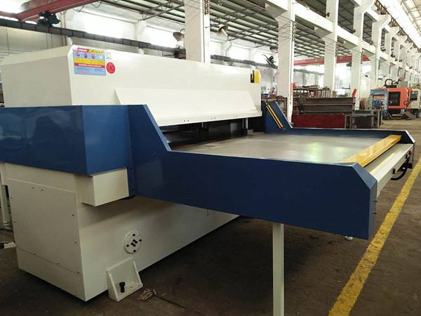 customized large cutting table machine