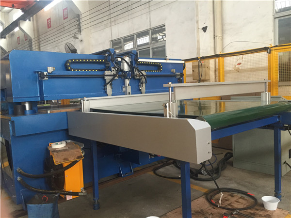 roller feeding cutting machine