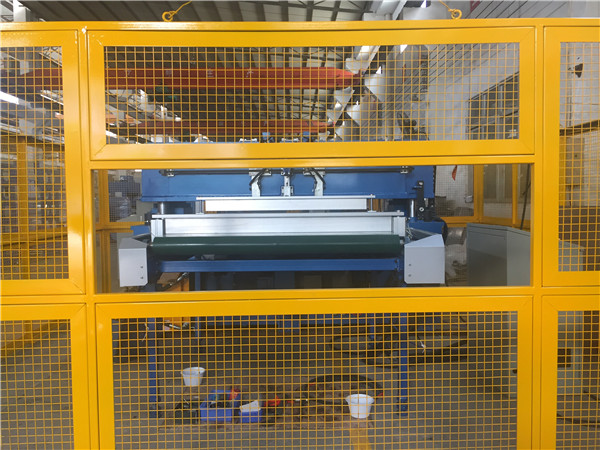 roller feeding cutting machine