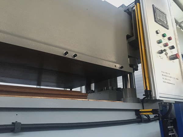 Japanese customers customized receding head cutting machine