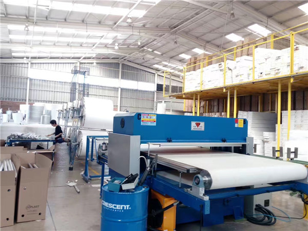 Honggang cutting machine in Chile, our staff service all over the world