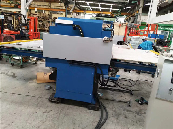 hydraulic cutting machine