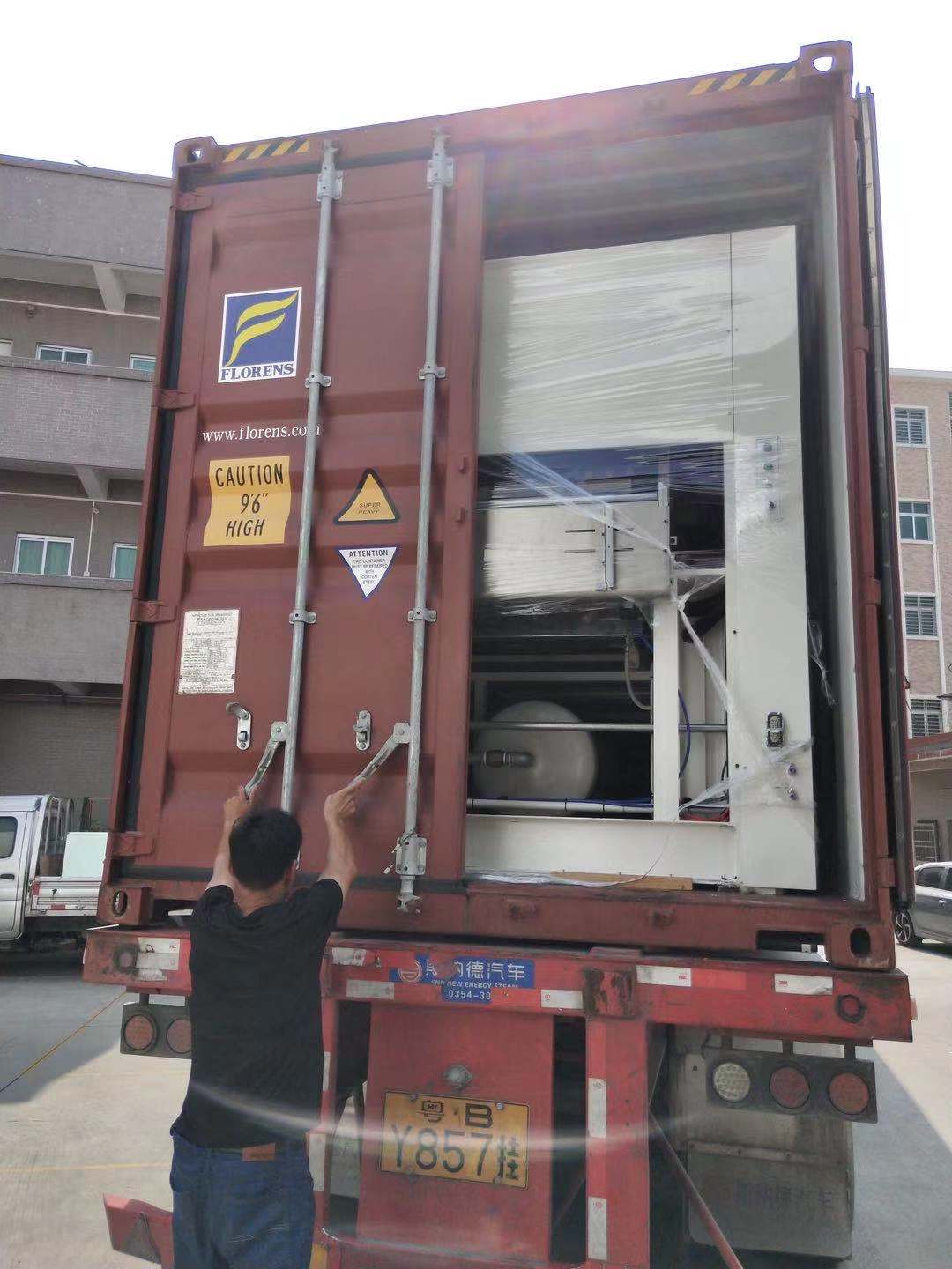 Full servo 3 station thermoforming cutting machine shipped to Vietnam