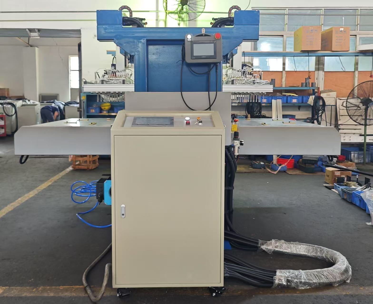 Recycle PET Cookies Container Die Cutting, Pickup by Fixed Robot Arm(Promotion)