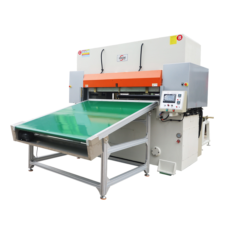 Automatic Heat sealed diecut/converting machine for 3M thinsulate insulation material