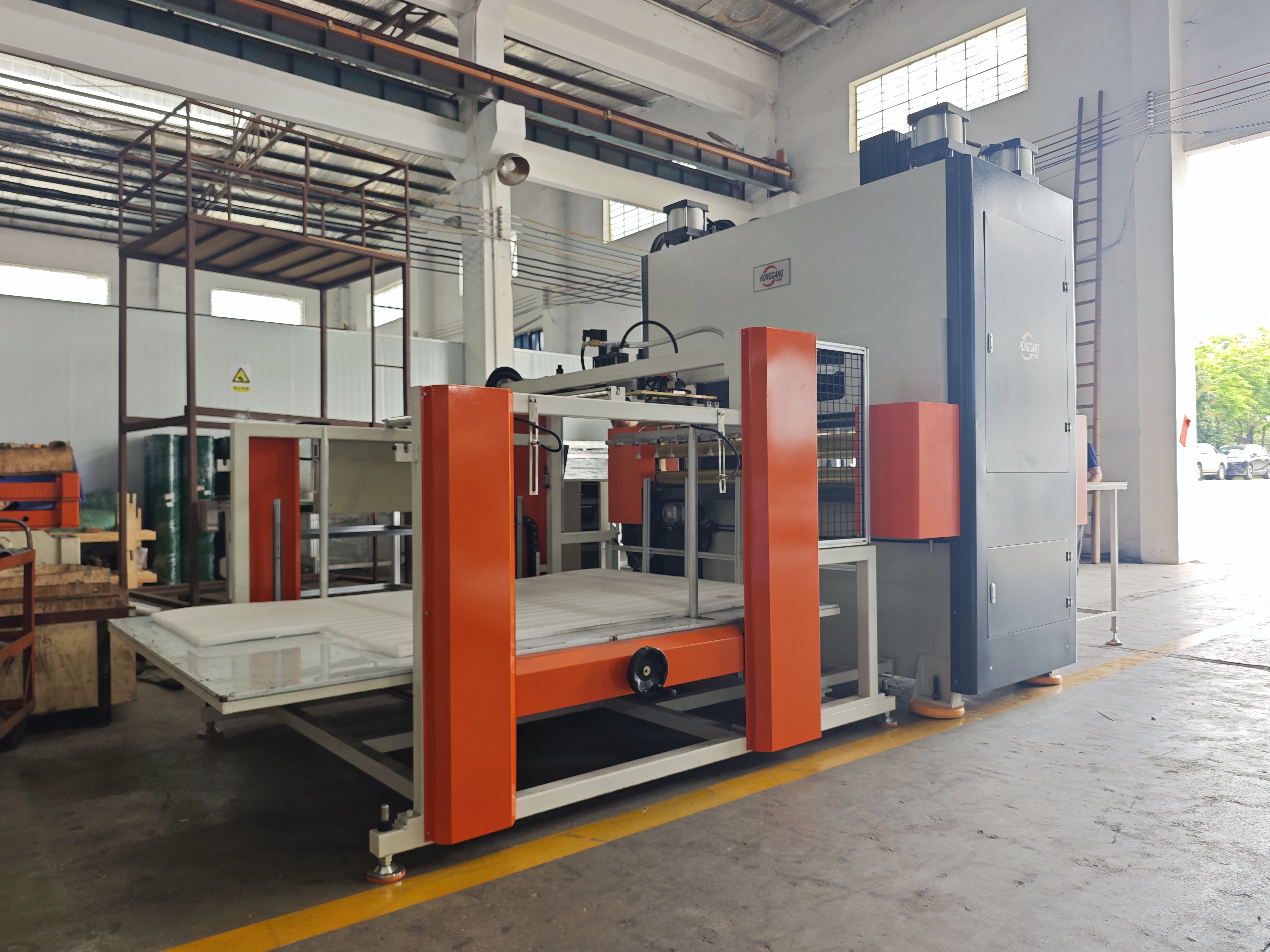 HG-G150T1600x910 Full Servo Auto feeding cutting machine