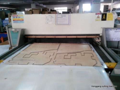 Wool felt die cutting machine