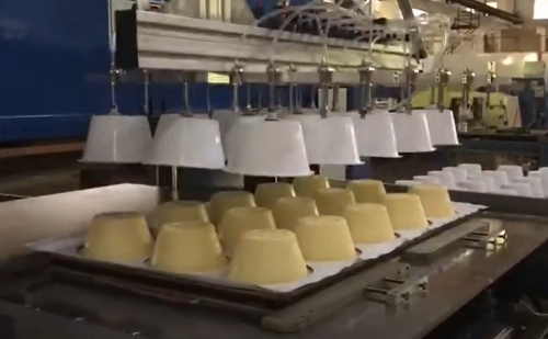 Plastic bowl cutting machine
