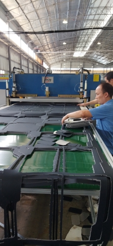 HG-B150T Automatic Many layers leather parts die cutting machine for automotive interior